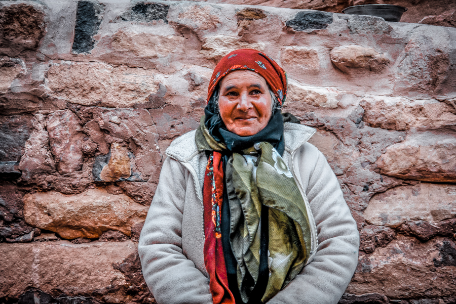 Petra in a day: A Bedouin woman