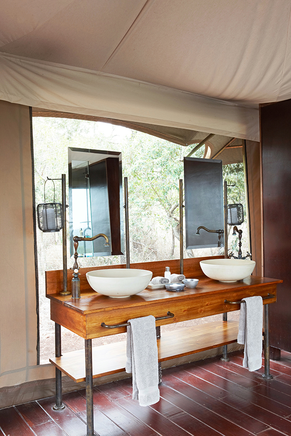 Tented Camp at Thanda Safari bathroom