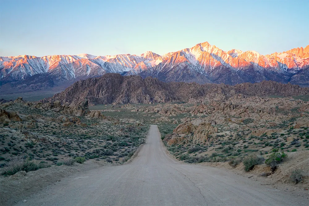 Scenic drive in southern California through the Sierra Nevada Mountains