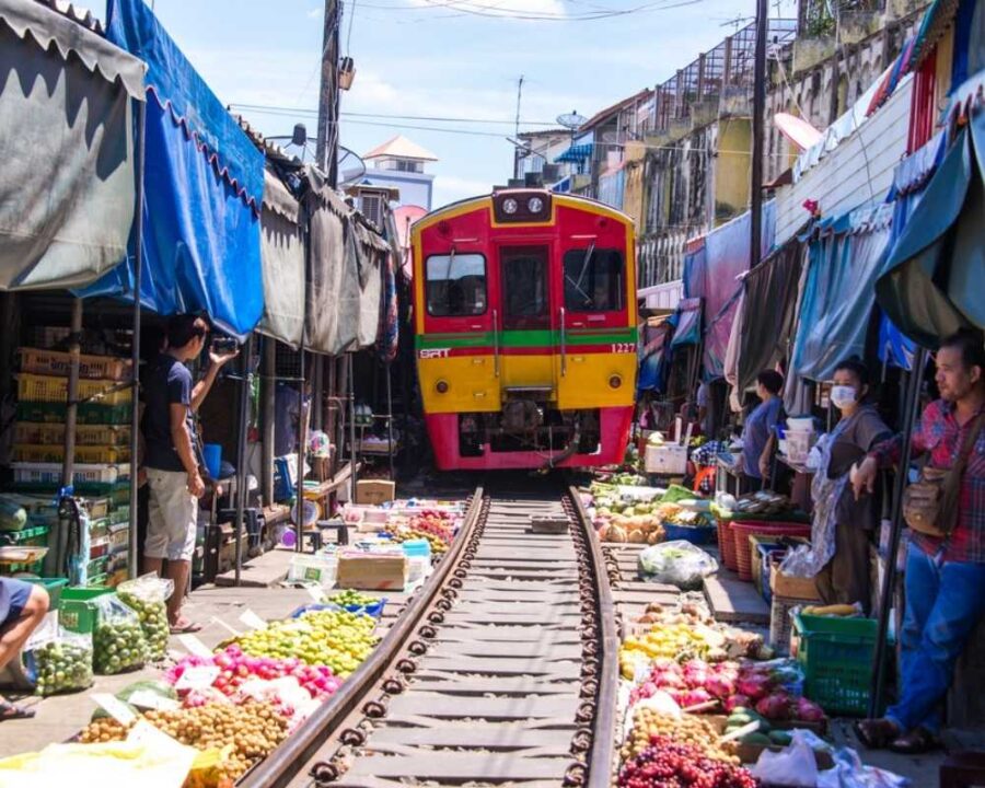 Unusual Places in Bangkok - No Hurry To Get Home