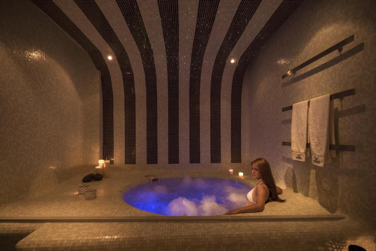 Hotels in Fira Santorini