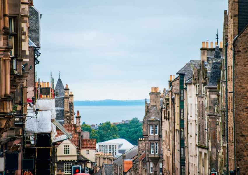 Solo Trip to Edinburgh