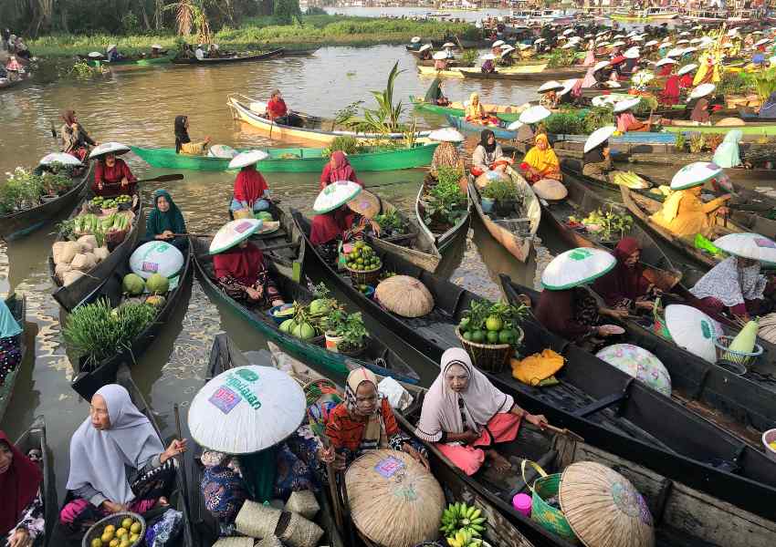 best things to do in borneo