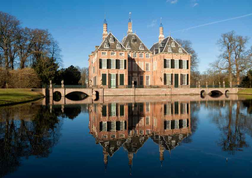 19 Dreamy Castles Near Amsterdam That You Must Visit