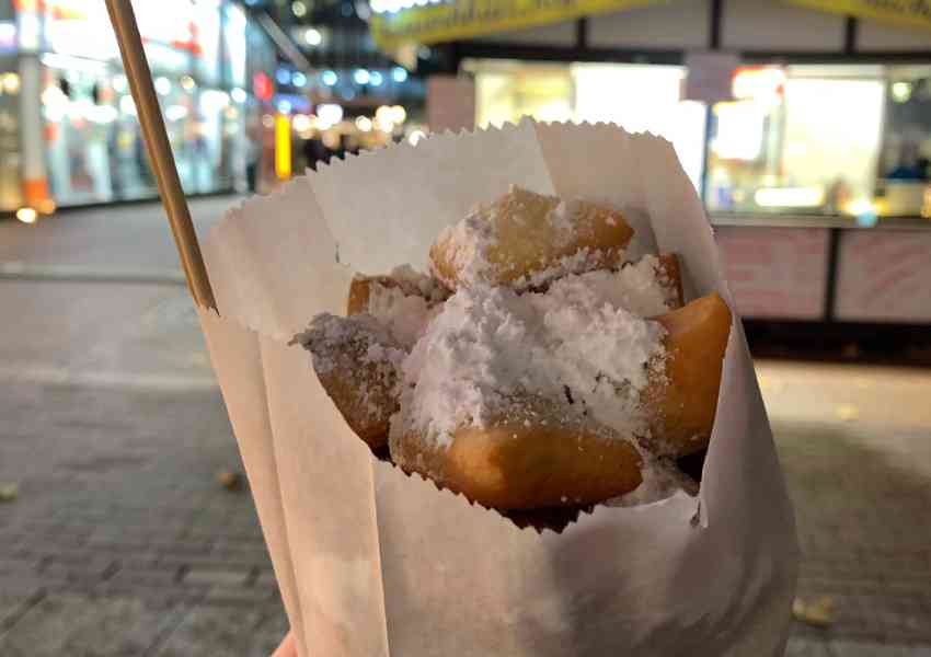 What to Eat at a Christmas Market in Germany
