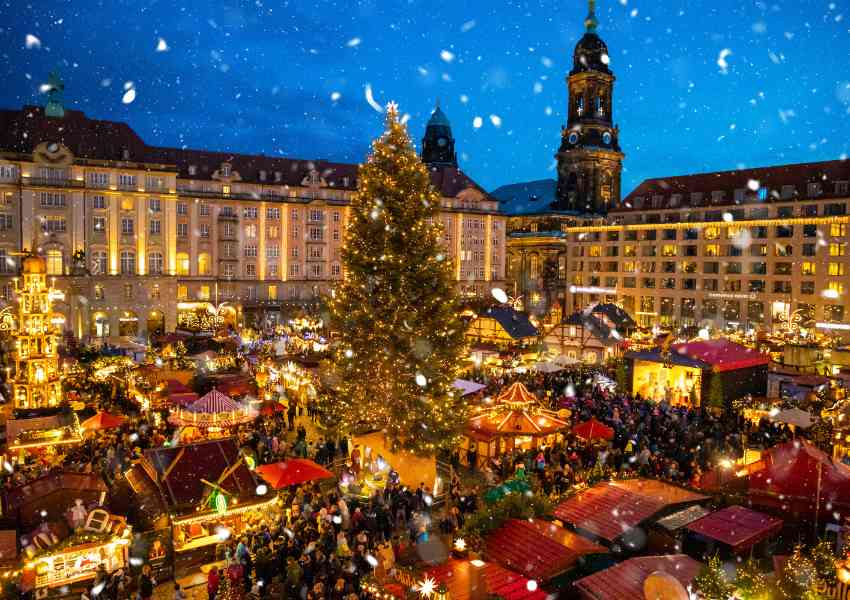 What to Eat at a Christmas Market in Germany