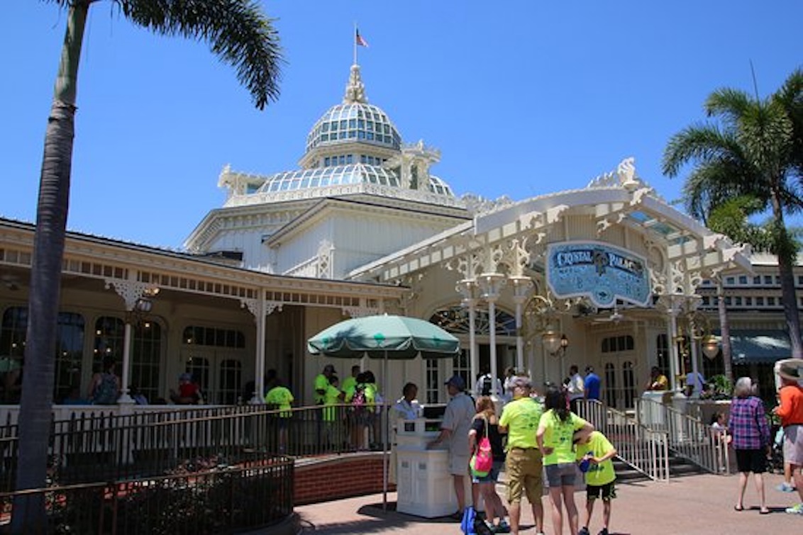 The Best Character Breakfast in Disney World: Ultimate Guide for 2025